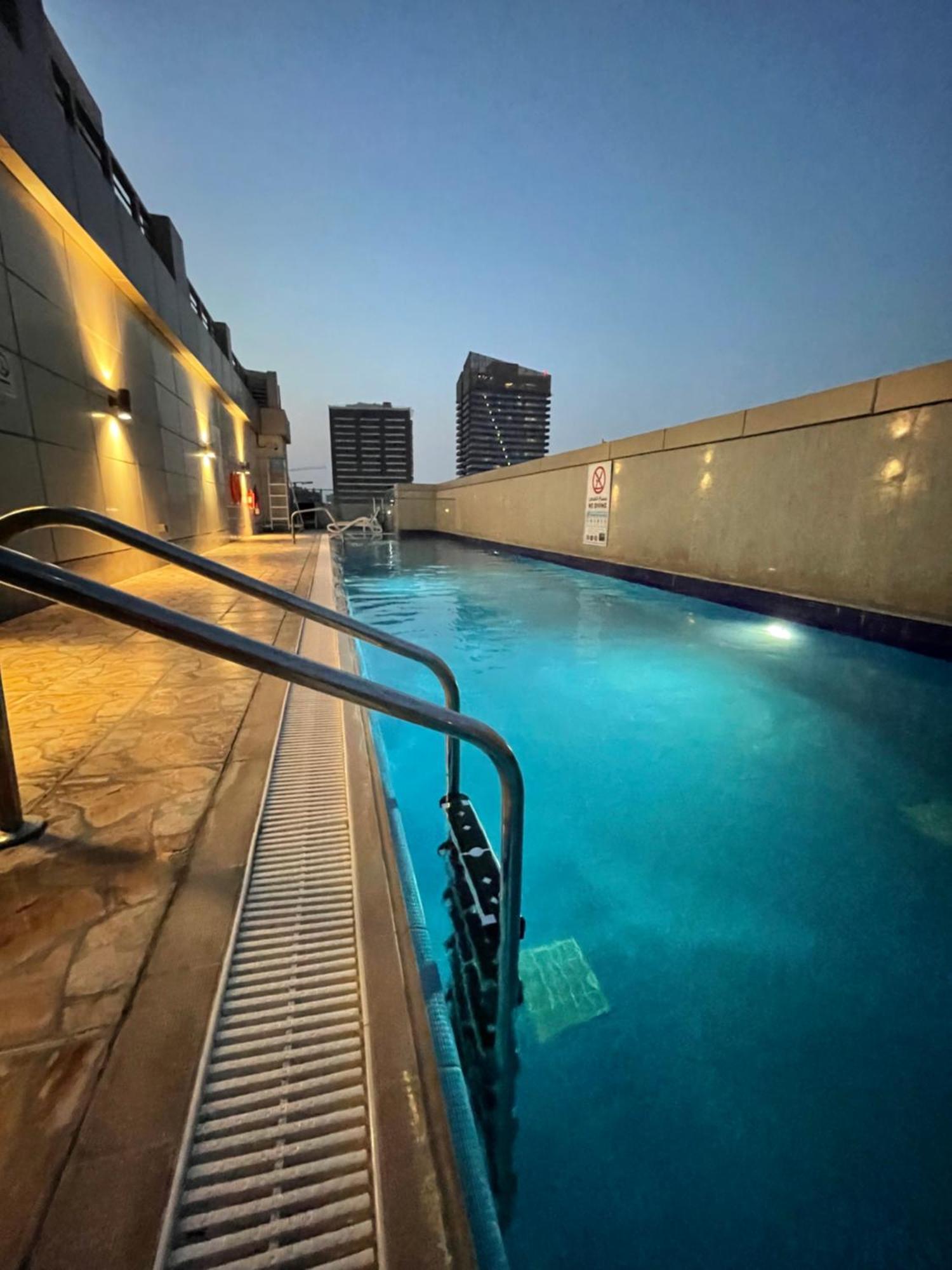 Great View, Dubai Sportcity, Parking Included, Nice Apartments Dış mekan fotoğraf