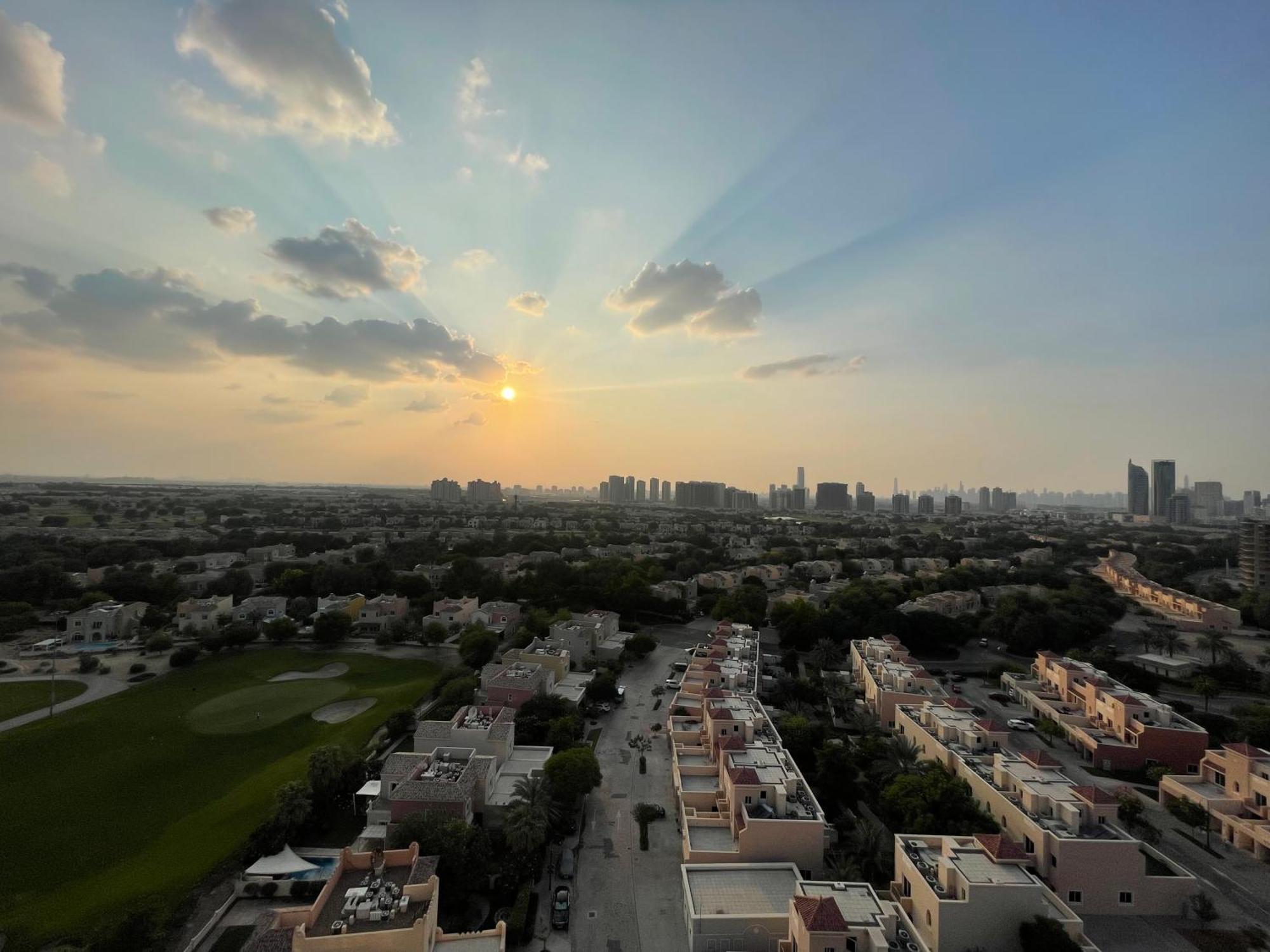Great View, Dubai Sportcity, Parking Included, Nice Apartments Dış mekan fotoğraf